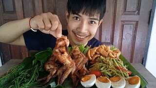 สุดแซ่บ!!! ส้มตำปีกไก่ย่าง หมึกกรอบๆ  มาๆแซ่บด้วยกันครับ.....