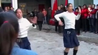 Precious dance from 23 years ago, youthful memories of the 80s and 90s