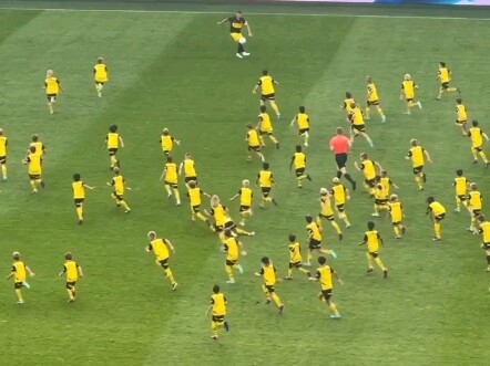 هل من المقبول ترتيب معسكر المنتخب الوطني على هذا النحو؟