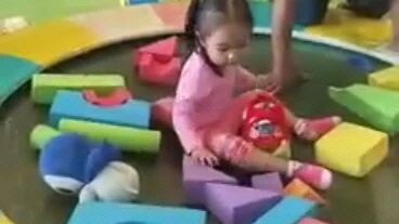 mag laro muna daw si thea,Wala munang kanta 🥰🥰🥰