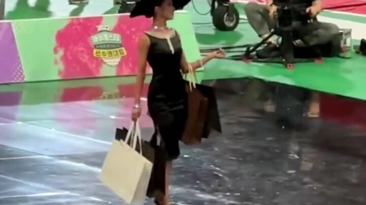 Shen Xiaoting's National Standard Dance at the Fan Games—A Fresh Perspective You've Never Seen Befor