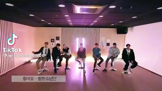 (BTS PERFORMANCE) nakakakilig yung "pretty woman" na part🥺🤣