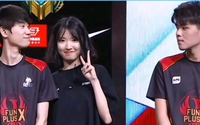 لحظات لطيفة وبريئة للعبقري الكبير LWX