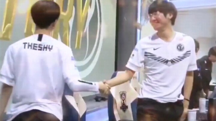 King Ning understands shy best, bringing him to tears in "LOL"
