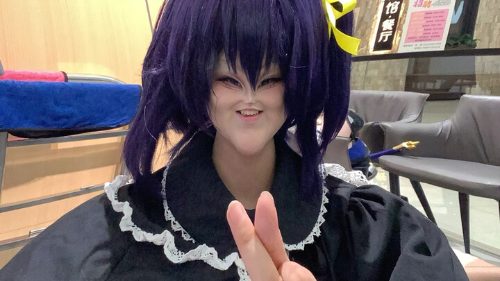 أقمنا لـ "المرأة المجنونة" عيد ميلاد لا يُنسى