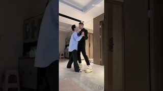 Dancing with your prince | Chen Lv & Liu Cong #bl #jenvlog #bltiktok #chenlv #liucong - BL Hug