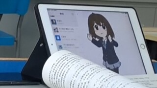 حول الحادثة الوحيدة التي قمتُ فيها بمشاهدة زميلي سرًا لمدة نصف حصة دراسية