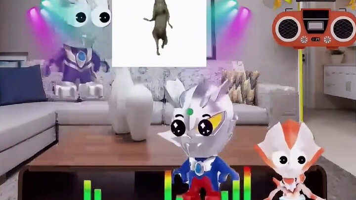 Little Gree Bridge is afraid of little monsters.