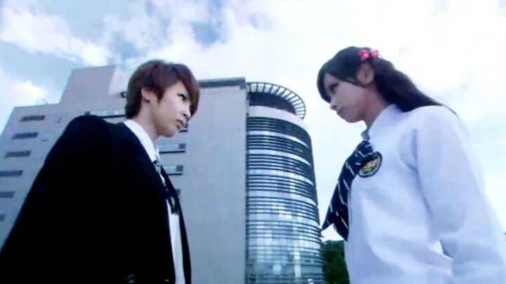 Come on! Those two are the ultimate icons of the "sweet younger sister" and "mature older sister" ar