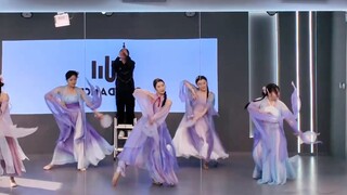"Luo Chun Fu" Chinese style dance full version | The must-do dance in spring is here!