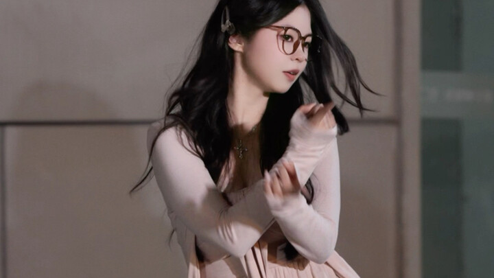 Bingbing || Ca khúc mở đường: Đăng teaser nửa người, mọi người thích không nào?
