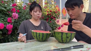 Man buys watermelon for his Japanese wife, cuts it in half and lets her eat with a spoon—wife's one 