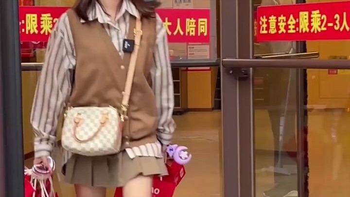 اختبار كشف التزييف في المتجر! اللي واثق من نفسه هيا جرب، كم مرة تقدر تنادي “أخي”؟