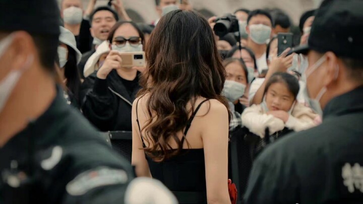 Tôi cứ tưởng Bao Kiến Phong khoe khoang chứ! "Một mỹ nhân phải mất hai trăm năm mới có thể xuất hiện