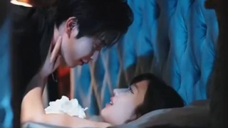 FULL Si kutu buku dingin jatuh cinta pada cewek bibir merah sejak pandangan pertama