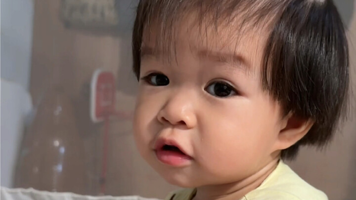 One-year-old sister is learning to talk, and her pronunciation is very standard!