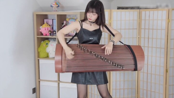 "Tentang fakta bahwa saya ingin belajar gitar tetapi orang tua saya membiarkan saya belajar guzheng"