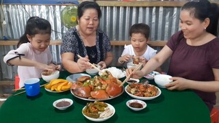 Mua Được Mớ Cua Gạch Son Đem Về Cho Gia Đình Ăn Ngon Một Bữa| TKQ & Family T559