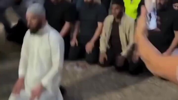 Rare! Australian police finally intervened, clearing away Muslims who had taken over the area for pr