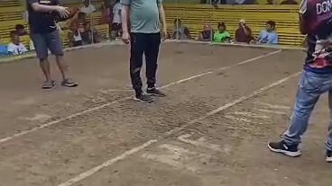 nqa Chamba nanman c Joy manok.3wen kna papya lines.qo Slamat sau.🐓😘😘😘🐓✌️🤞🤞🤞