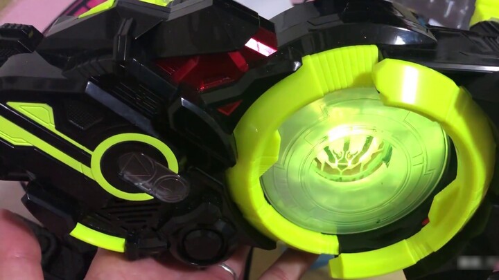 It's time to tear open the eggs~ Kamen Rider 01 GP08 Gachapon, Qianqi's is pretty awesome