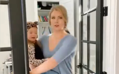 How Amazing Is This Baby’s Acting?