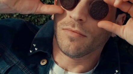 POV: Một quảng cáo Oreo khai thác tình dục nam giới