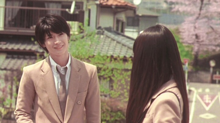 ฉันอยากบอกเธอเหลือเกินว่าฉันชอบเธอมาตลอด