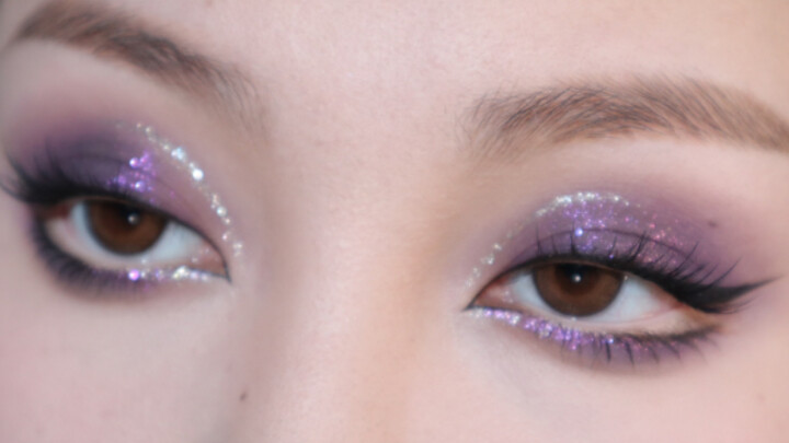 Purple smoky makeup—so cool, chic, and luxurious!