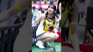 군인들이 신기한 이주은 치어리더 Lee Jueun