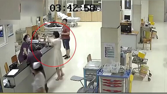 Wanita: Kalau aku nggak garang, aku nggak bisa bertahan!