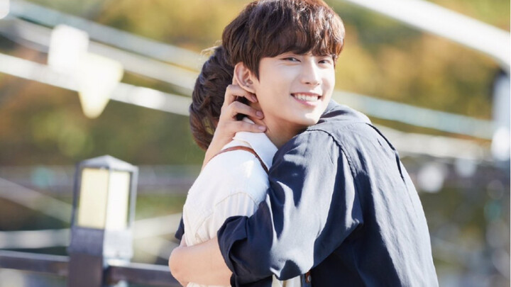 So sweet! Holding my face against my shoulders and hugging my back is so natural~😉❤️｜Unintentional l