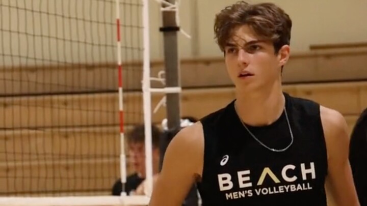 A 2-Meter-Tall American High School Volleyball Star | The Aesthetics of Sport