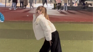 大学封校日常｜自发随机舞蹈上跳了泫雅的lip&hip半曲！