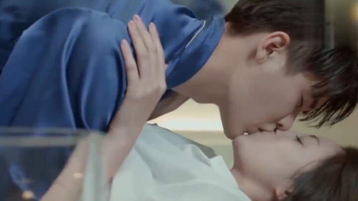 Passionate Kiss on the Dining Table, It’s Too Sweet!