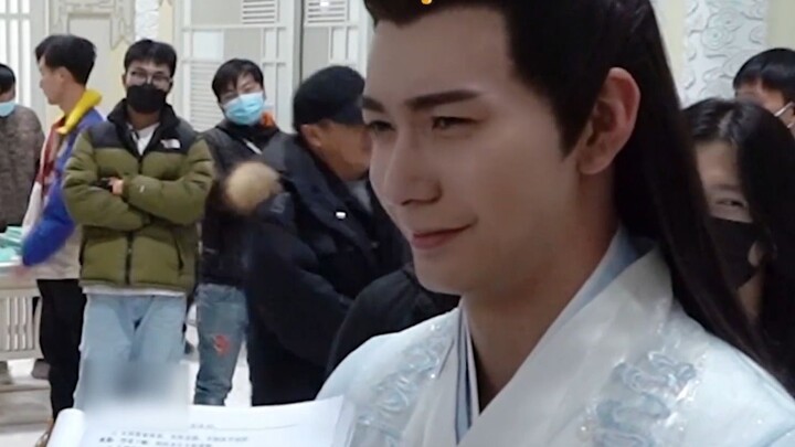 [ฉินโถวเย่เหอ] ถ้าคุณไม่เข้าใจก็ถามไปเลยสิว่า ยิ้มแบบนี้ในฉากจูบมันโอเคมั้ย?