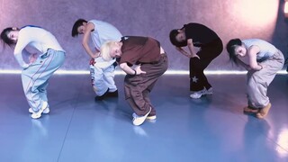 Bài hát Emo đêm khuya, biên đạo bởi Xiaolong｜chúng ta không nói chuyện nữa