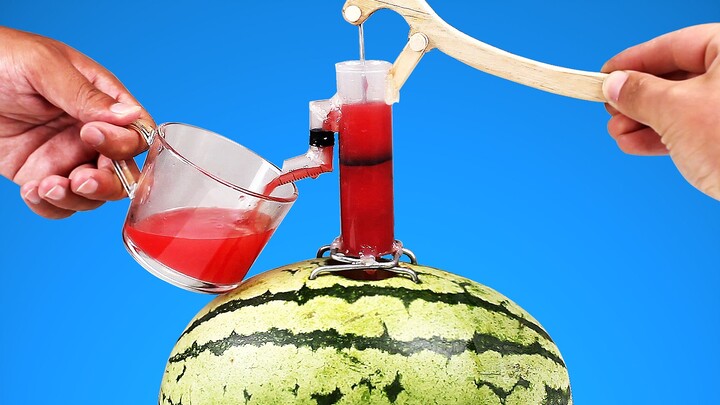 You've never seen such a way to make watermelon juice at home