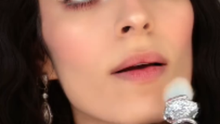 ลิปสติกนี้ แท้จริงแล้วต้องทาทับกันกี่ชั้นนะ?