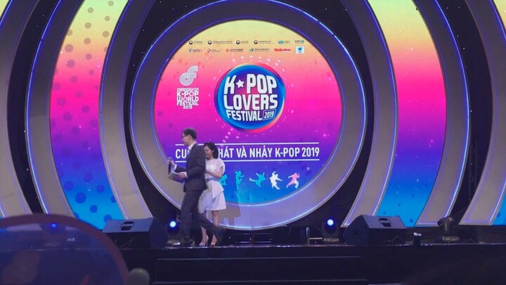 【Kode A】(Bocah dengan cinta + idola + tarian kipas—BTS) fancam di festival pecinta kpop [190512]