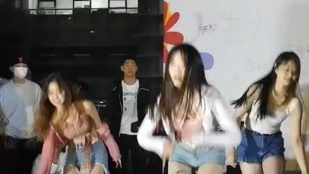 【Lu Xun Academy of Fine Arts】Singing on the playground in summer