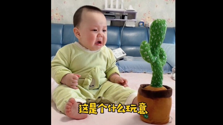 ของเล่นปลอบเด็กที่ร้องไห้ง่ายมาแล้ว พอร้องไปร้องมาก็เริ่มแสดงละครขึ้นมาซะงั้น