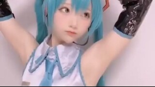 MIKUUUUUUUU