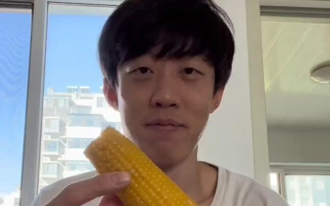 Pro Move: Chewing on Corn