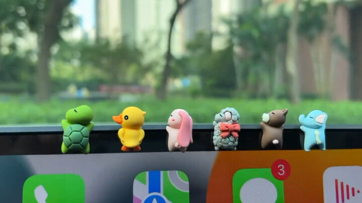 Cute little animal figurines that can be placed anywhere—so adorably silly and adorable!