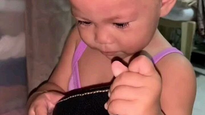 Its a cute baby girl