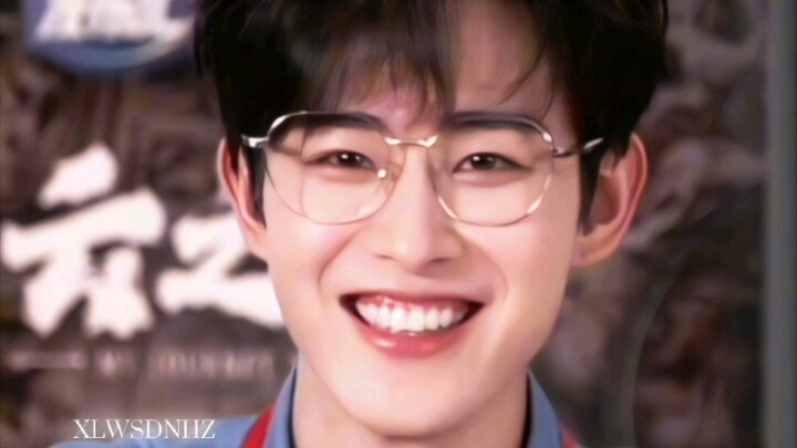 Ahhhh, watching this makes the kid so shy!!!