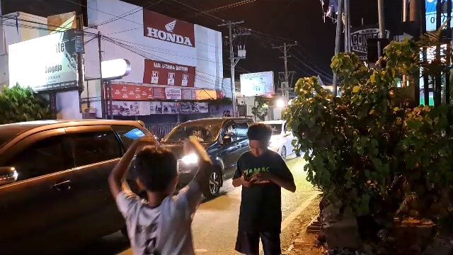 ketemu artis corong atas