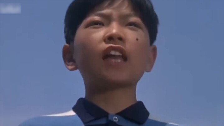 Xé bài có phải là yêu nước không? Thích Ultraman có phải là phản bội không? Ultraman có chọc tức bạn