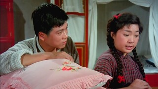 “Tình yêu của thời đại đó giống như mặt trời mỗi sáng sớm, luôn nhất quán và ấm áp vô cùng.”